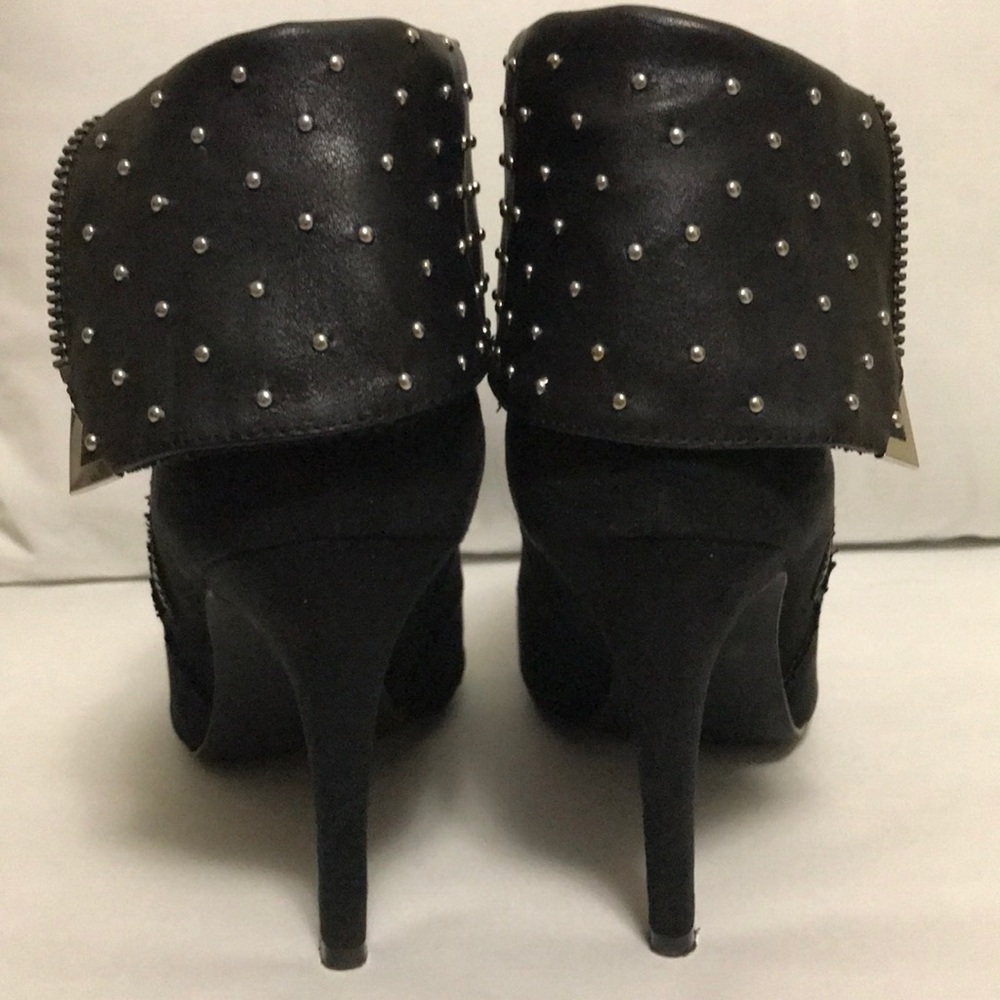 Kelly&Katie black metal studded heels. Faux-Suede - Picture 5 of 7